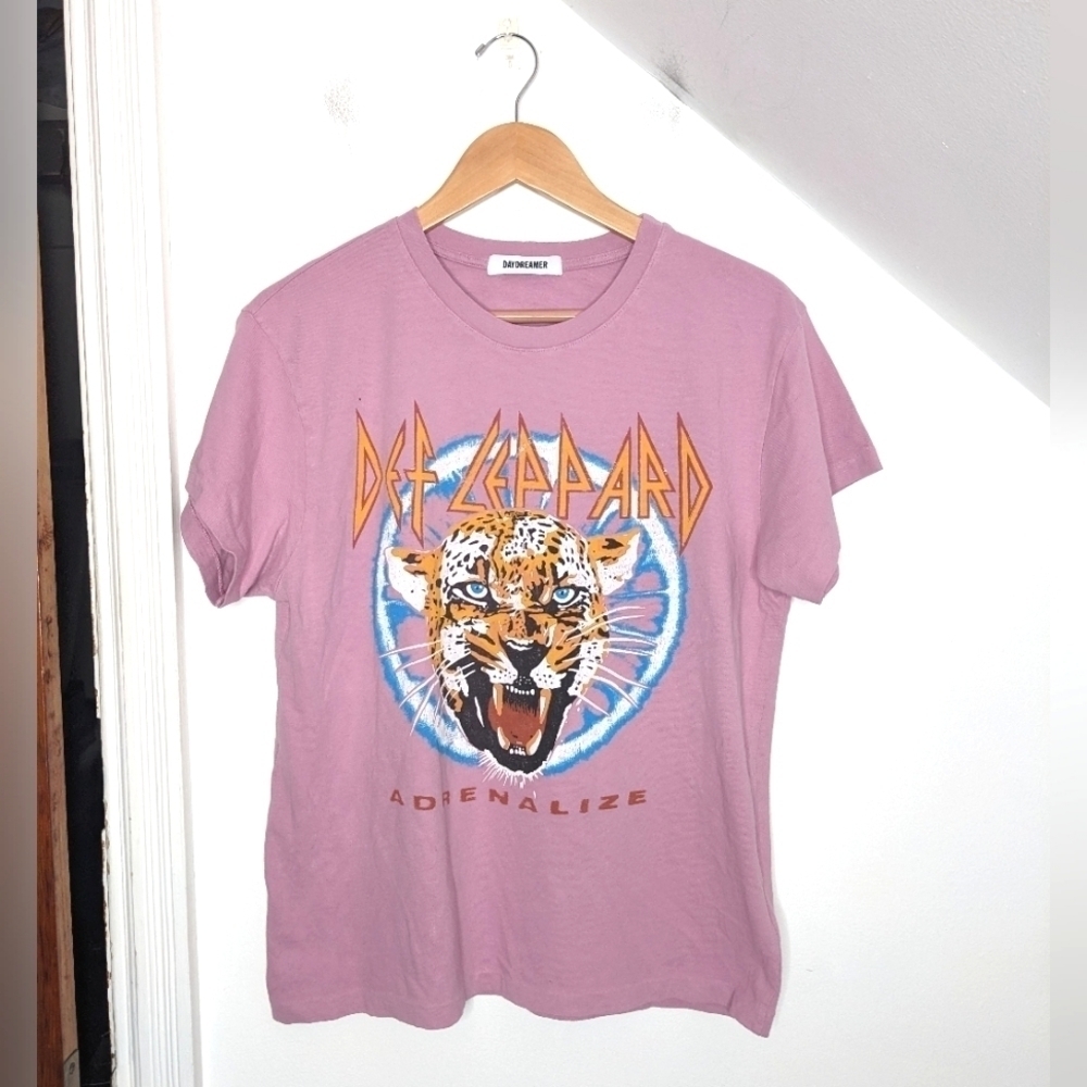DAYDREAMER Lilac Def Leppard Adrenalize Graphic Band Tour Tee NEW Size S